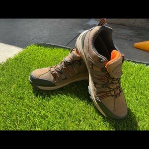 Bearpaw Mens Hiking Shoes 9